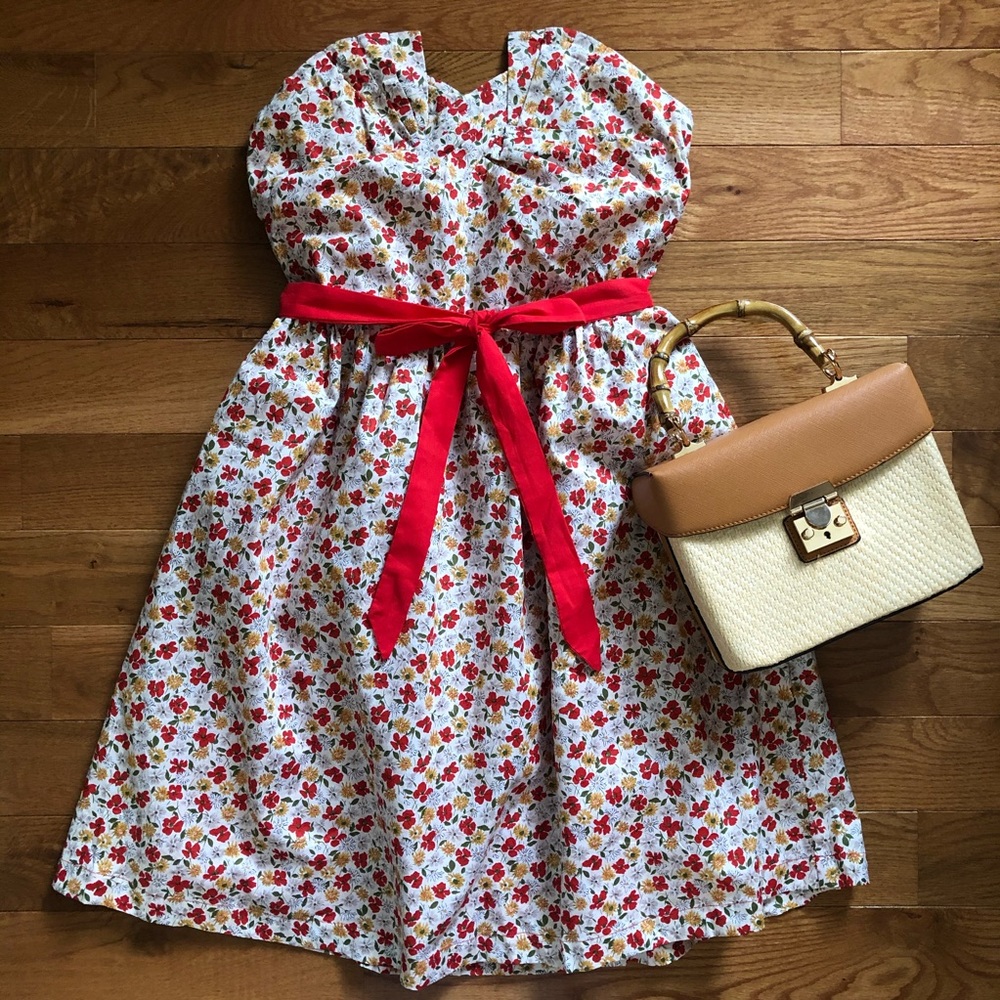 Adorable strapless summer dress
